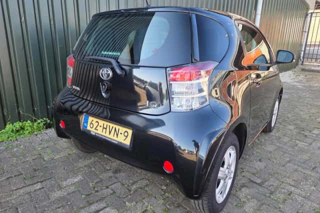 Toyota iQ (2009) thumbnail 6