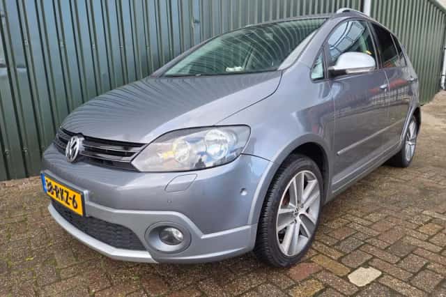 Volkswagen Golf (2010) thumbnail 1