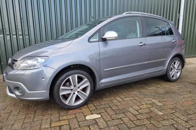 Volkswagen Golf (2010) thumbnail 2