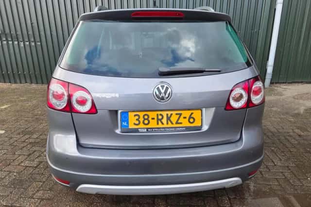 Volkswagen Golf (2010) thumbnail 5