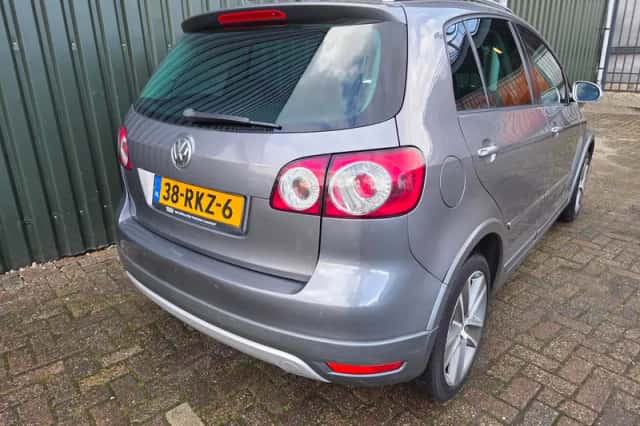 Volkswagen Golf (2010) thumbnail 6