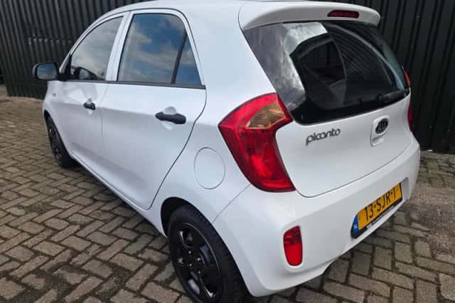 Kia Picanto (2011) thumbnail 4