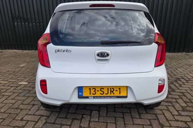 Kia Picanto (2011) thumbnail 5