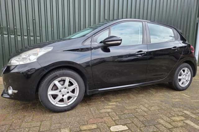 Peugeot 208 (2013) thumbnail 2