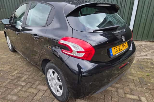 Peugeot 208 (2013) thumbnail 4