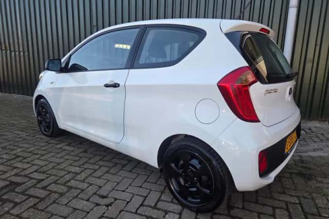 Kia Picanto (2013) thumbnail 3