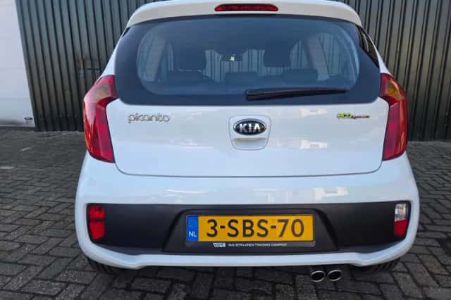 Kia Picanto (2013) thumbnail 5
