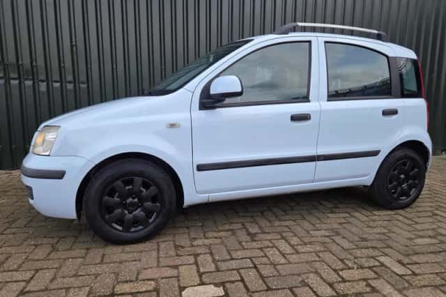 Fiat Panda (2010) thumbnail 2