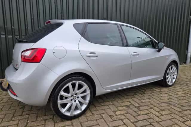SEAT Ibiza (2015) thumbnail 6
