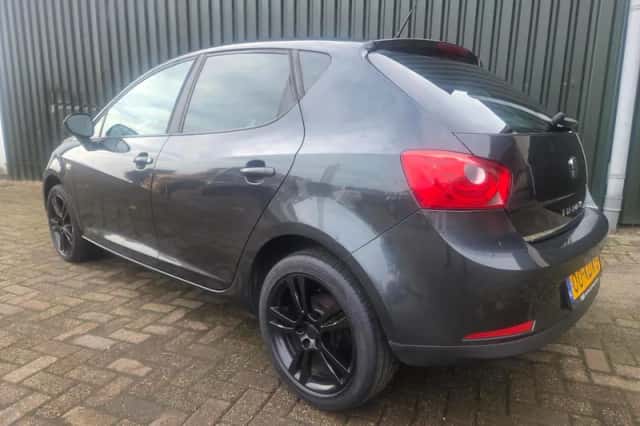 SEAT Ibiza (2009) thumbnail 3