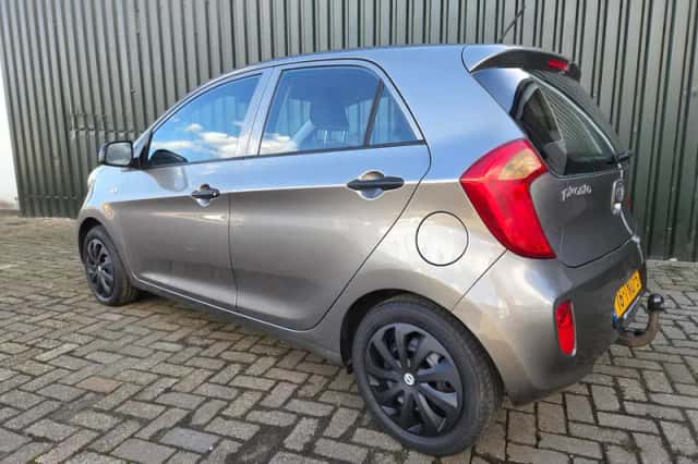 Kia Picanto (2012) thumbnail 3
