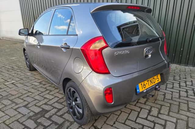Kia Picanto (2012) thumbnail 4