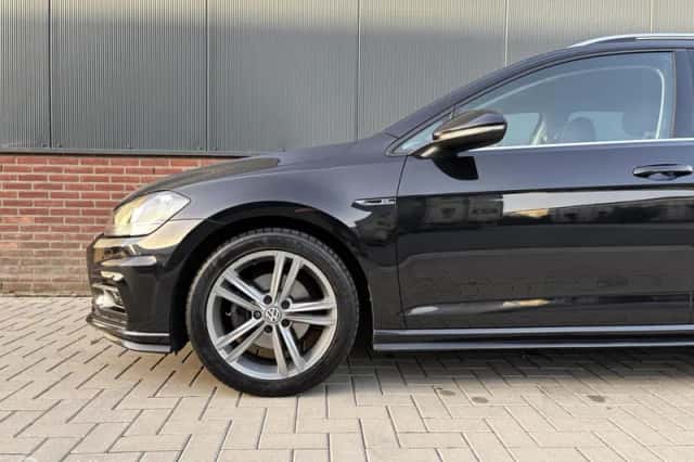 Volkswagen Golf (2018) thumbnail 6