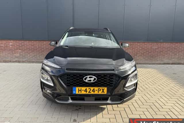 Hyundai Kona (2018) thumbnail 2
