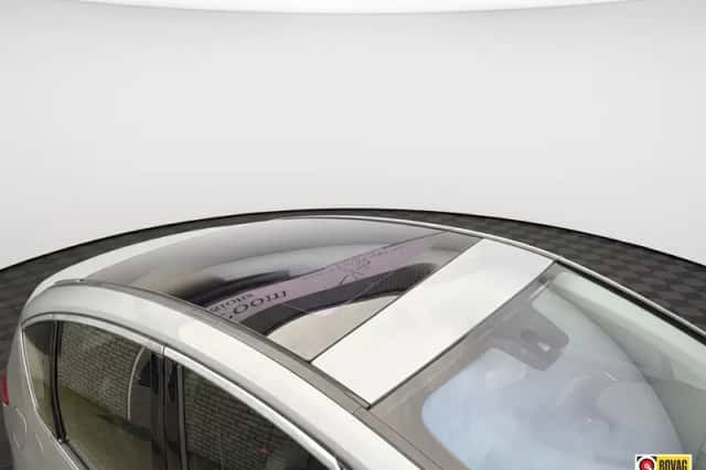 Ford S-Max (2010) thumbnail 3
