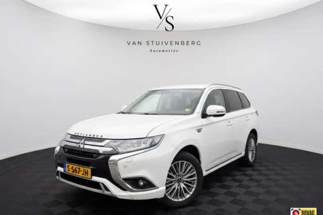 Mitsubishi Outlander (2019) thumbnail 4