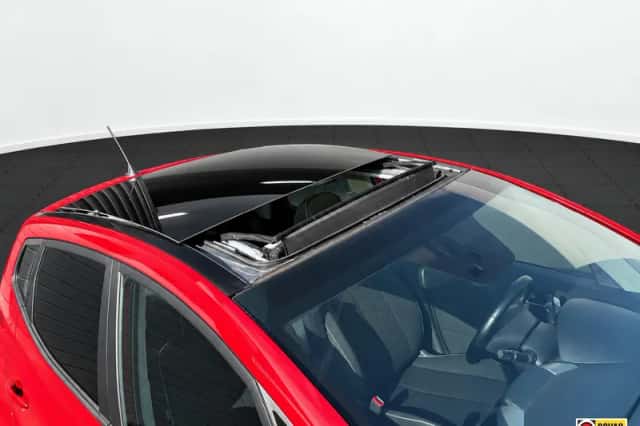 Kia Venga (2015) thumbnail 2