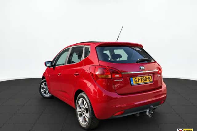 Kia Venga (2015) thumbnail 5