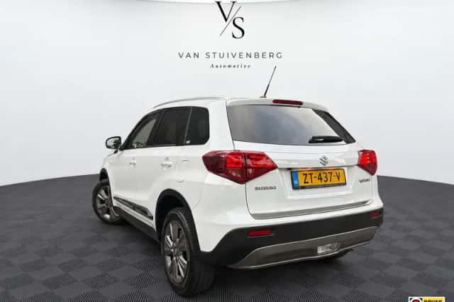Suzuki Vitara (2018) thumbnail 5