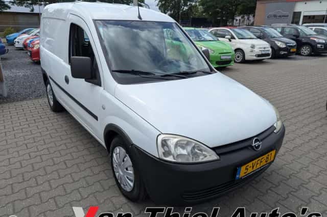 Opel Combo (2009) thumbnail 4