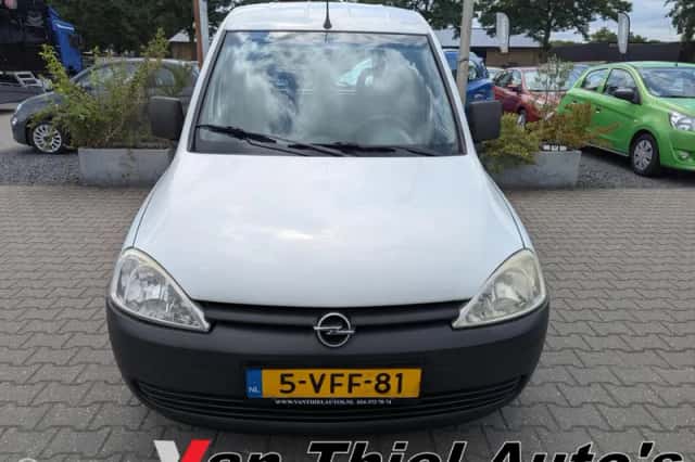 Opel Combo (2009) thumbnail 6