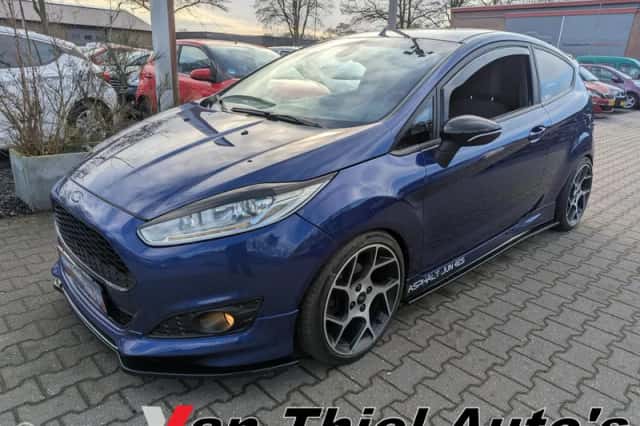 Ford Fiesta (2017) thumbnail 2