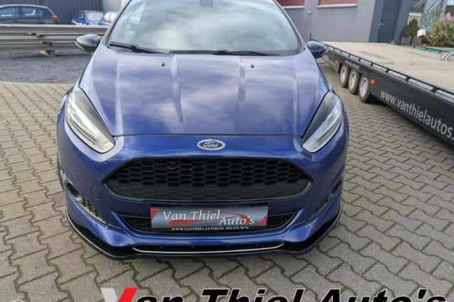 Ford Fiesta (2017) thumbnail 3