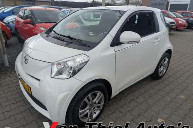 Toyota iQ (2009) thumbnail 1