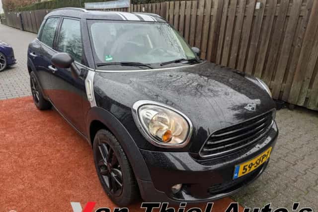 MINI Countryman (2011) thumbnail 3