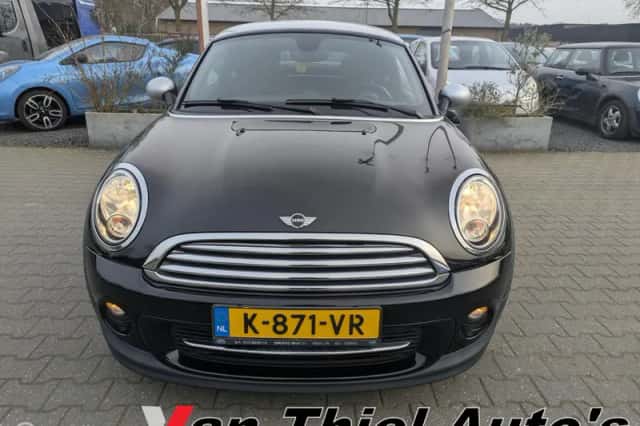MINI Coupé (2012) thumbnail 5