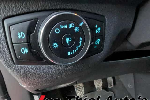 Ford Tourneo Courier (2015) thumbnail 6