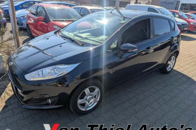 Ford Fiesta (2016) thumbnail 1