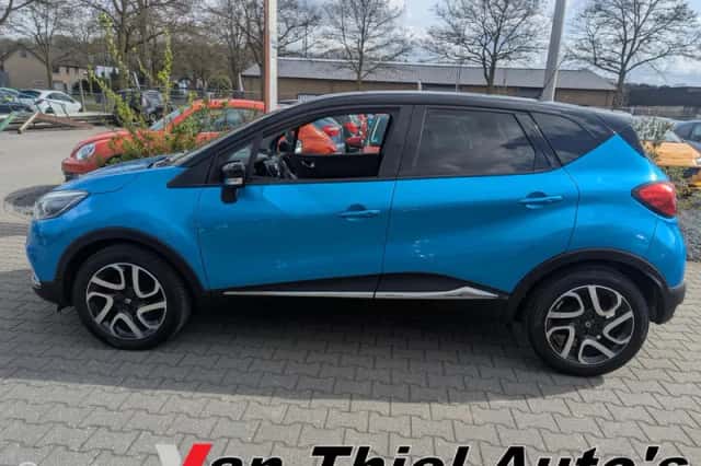 Renault Captur (2015) thumbnail 2