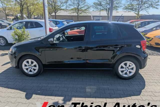 Volkswagen Polo (2010) thumbnail 2