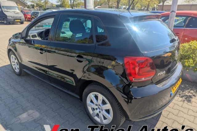 Volkswagen Polo (2010) thumbnail 3