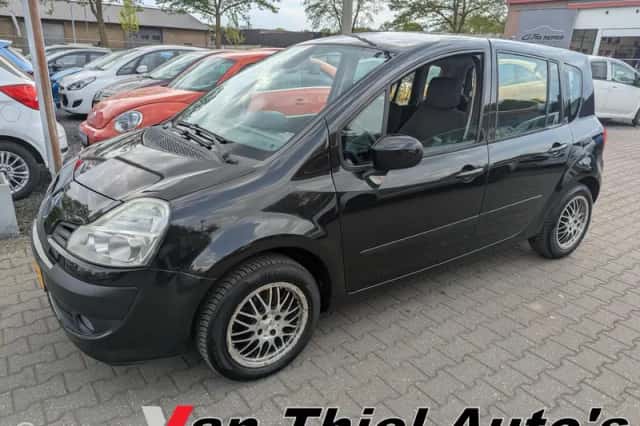 Renault Modus (2011) thumbnail 1