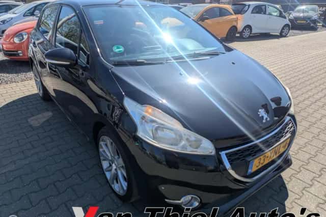 Peugeot 208 (2012) thumbnail 4