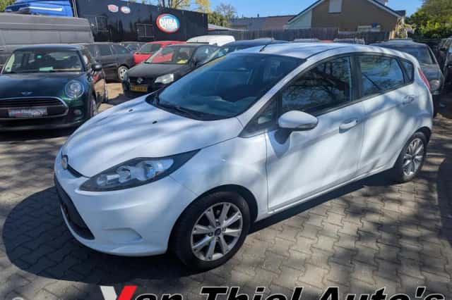 Ford Fiesta (2010) thumbnail 1