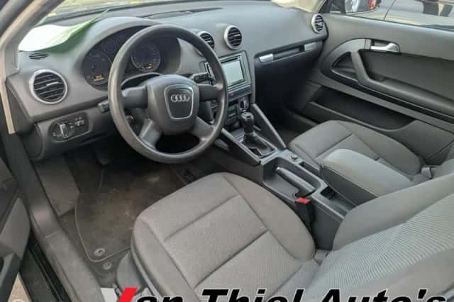 Audi A3 (2010) thumbnail 2