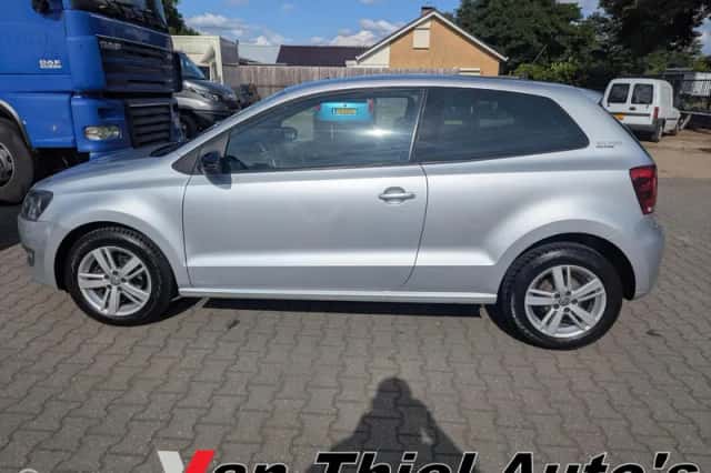 Volkswagen Polo (2013) thumbnail 4