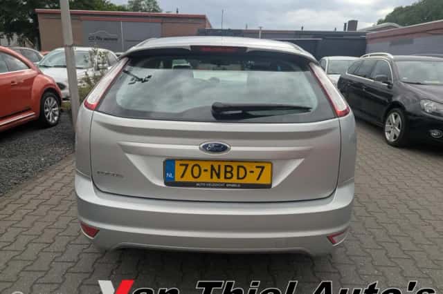 Ford Focus (2010) thumbnail 4