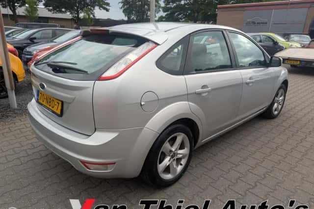 Ford Focus (2010) thumbnail 5