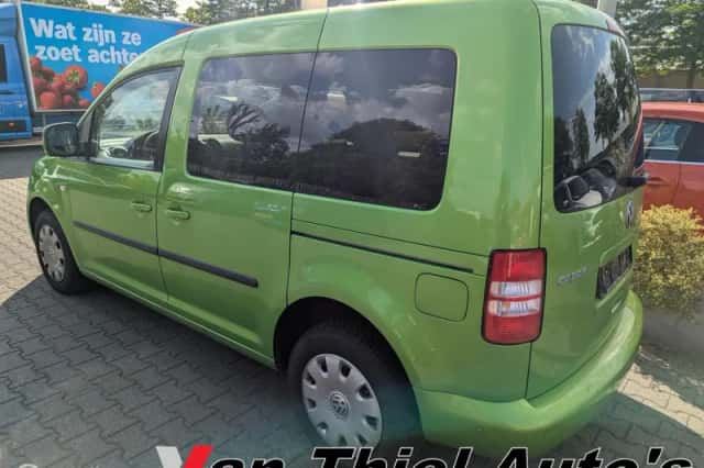 Volkswagen Caddy (2014) thumbnail 3