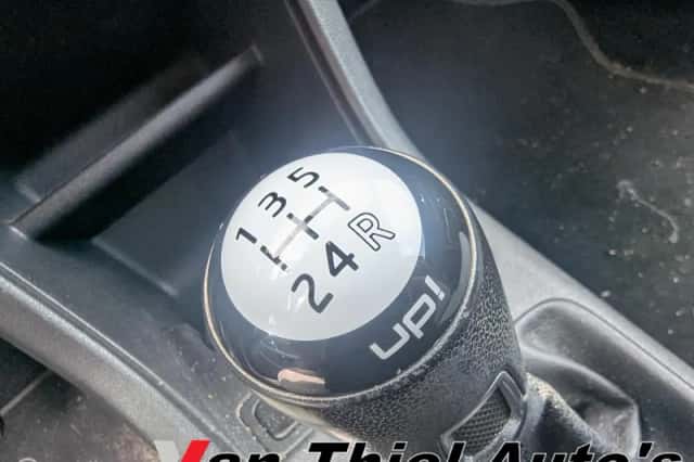 Volkswagen Up! (2012) thumbnail 4