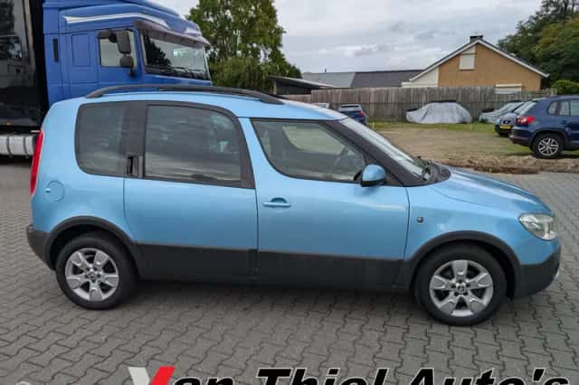 Škoda Roomster (2014) thumbnail 4