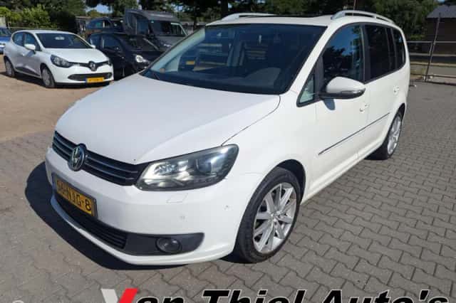 Volkswagen Touran (2010) thumbnail 1