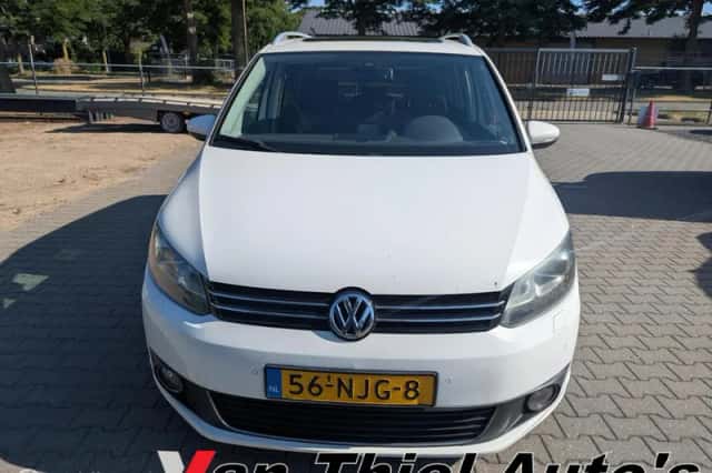 Volkswagen Touran (2010) thumbnail 5