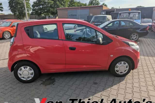 Chevrolet Spark (2013) thumbnail 6