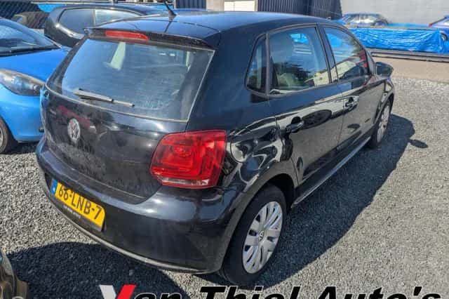 Volkswagen Polo (2010) thumbnail 3