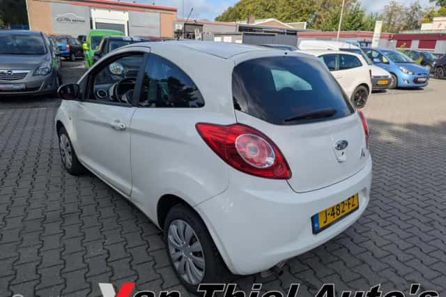 Ford Ka (2010) thumbnail 2